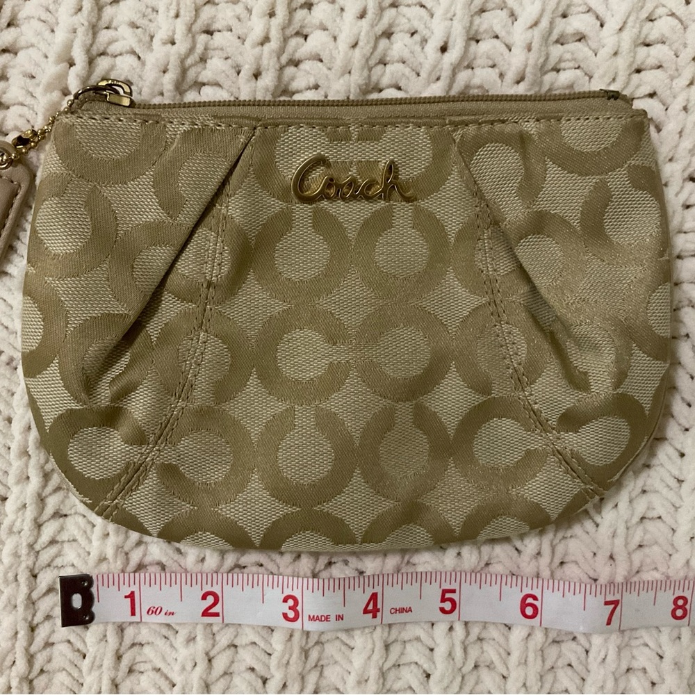 Coach Wristlet Vintage in GUC